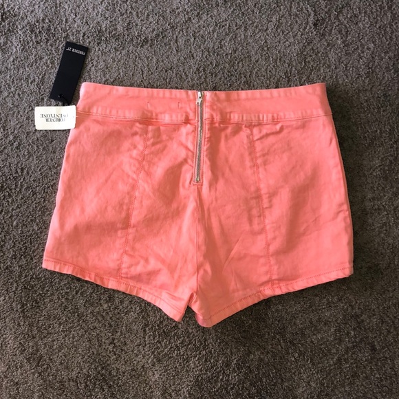Bright peach high waisted shorts - Picture 2 of 2